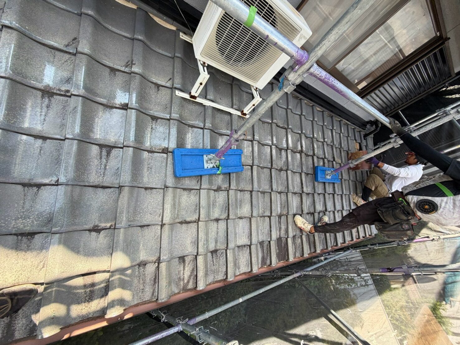 名古屋市にて雨漏り修理〈シルキーG2で葺き替え工事〉の施工前写真